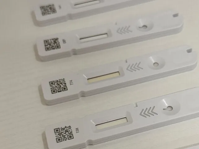 A TT4-labelled cassette beside other test cassettes.